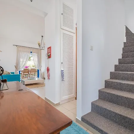 アパート To Pyrgaki